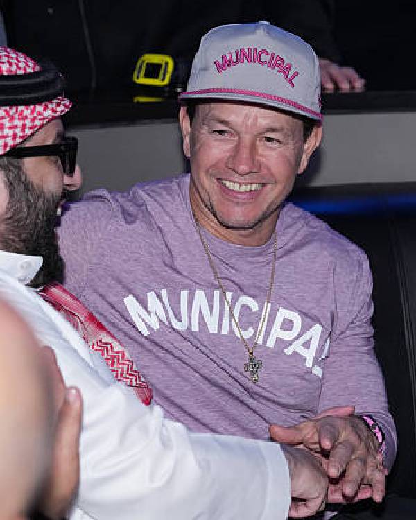 Mark Wahlberg Attends Netflix Canelo v Crawford Fight Sweatshirt USA Jackets