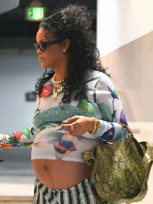 Rihanna LA 2025 Printed Shirt Thobes